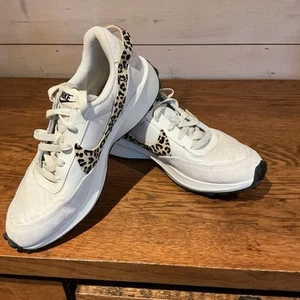 Nike Waffle Debut Leopard Women’s Size 10 Sneakers Running Shoes - Picture 1 of 6