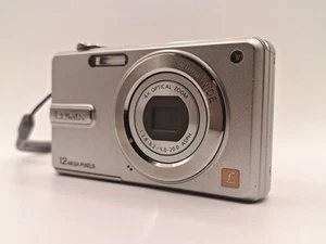 Cámara digital Panasonic Lumix DMC-F3 buen estado - Imagen 1 de 9