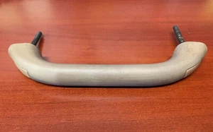 1997-2001 Jeep Cherokee XJ Rear Hatch Grab Handle TAN with screws - Bild 1 von 2