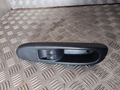 Bouton Commande Lève Vitre Avant Gauche - RENAULT CLIO II (2) PHASE II (2) - Immagine 1 di 3