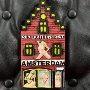 OLANDA🇳🇱RESINA MAGNETE FRIGORIFERO✅OLANDA AMSTERDAM QUARTIERE LUCI ROSSE RAGAZZE🎗 - Foto 1 di 3