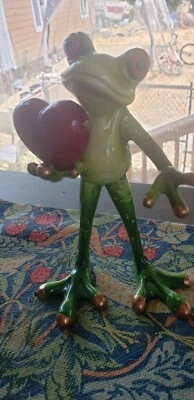 Figura Rana Foto 1 de 2