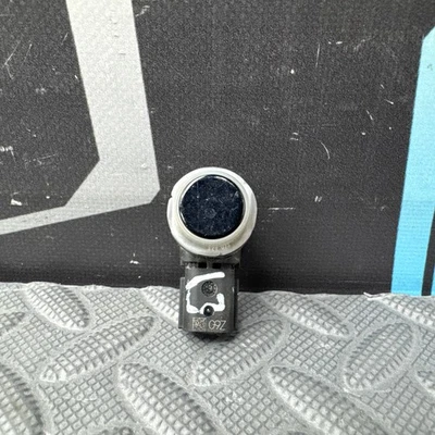 OEM 2015-2017 LINCOLN NAVIGATOR FRONT BUMPER PARK ASSIST PARKING DISTANCE SENSOR - Image 1 of 4