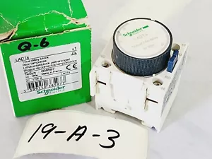 Schneider Electric LADT4 Time Delay Block - Picture 1 of 2