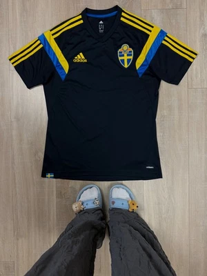 Camiseta deportiva de fútbol de la selección nacional de Suecia Adidas 2013/14 talla M Foto 1 de 4