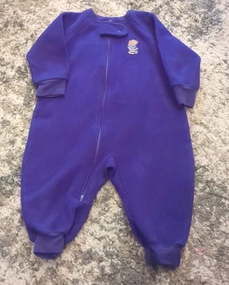 Pijama polar vintage Carter’s 2T de una pieza púrpura con oso unisex Foto 1 de 4