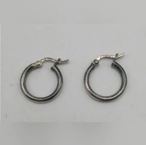Vintage small Sterling Silver Hoop Earrings - Picture 1 of 3
