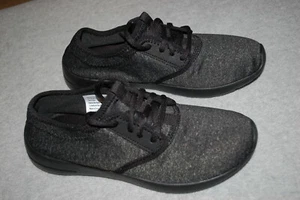 Womens Athletic Shoes BLACK GRAY SPECKLED Fabric Upper LIGHTWEIGHT Laces SIZE 6 - Picture 1 of 2