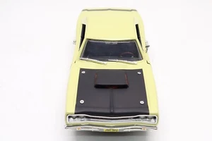 ERTL American Muscle 1969 Dodge Super Bee 440 Six Pack 1:18 Die-Cast Car Yellow - Picture 1 of 14