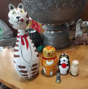 Gatos de madera pintados a mano de 5 piezas, muñecas anidadoras de ratón. Firmado - Imagen 1 de 12