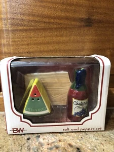 NOS Esszimmer Küche Salz & Pfefferstreuer Merlot Wein und Käse Brett Neu im Karton - Bild 1 von 11