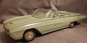 AMT 1963 Ford T-Bird Thunderbird Dealer Promo Pale Green Convertible 1/25 USA - Bild 1 von 9