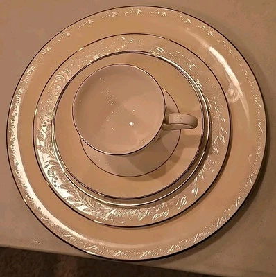 Lenox - Debut Collection - Faith Place Setting(s). 5 Piece. Never Used.