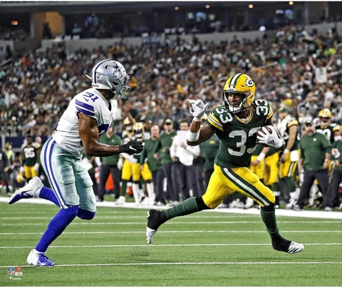 Aaron Jones Green Bay Packers Unsigned Running for Touchdown Photograph Cover