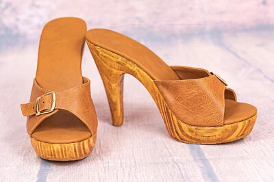 Hochwertige handgefertigte High-Heels mit echter Holzsohle und echtem Leder - Bild 1 von 4