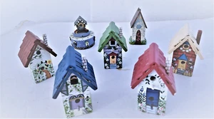 Juego de 6 pequeñas casas de madera pintadas para exhibir en cocina + contador de minutos - Imagen 1 de 11