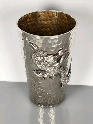 Raro Antiguo Chino Martillado Plata Esterlina Oro Vermeil Dragón Taza Vaso Foto 1 de 4
