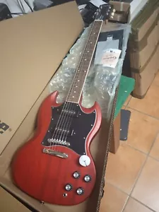 EPIPHONE (by gibson) SG CLASSIC P-90 WORN CHERRY , chitarra elettrica,NUOVA - Foto 1 di 6