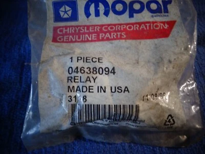 NUEVO OEM Mopar Chrysler Dodge Jeep Ram Mini Bomba de Combustible Relé 04638094 Foto 1 de 2