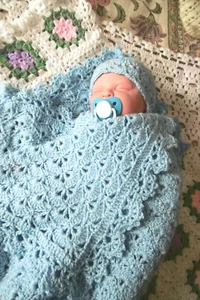 NEW Handmade Crochet Blue Fantail Baby Blanket & Beanie 89cm x 89cm (34” x 34”) - Picture 1 of 2