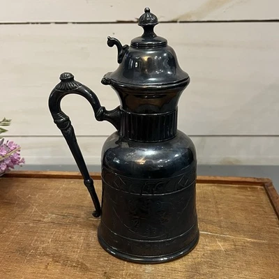 "Jarra de jarabe estilo estético plateada de Rockford Silver Plate Co. 8"" de alto 1306" Foto 1 de 4