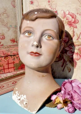 ANCIENNE TÊTE de MANNEQUIN ENFANT en plâtre polychrome des années 20 - Photo 1/4