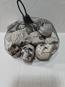 Halloween Decoration Crafts 12 Skulls Small plastic toys - Picture 1 of 2