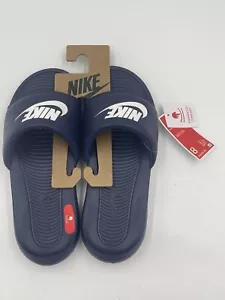 Nike Herren Victori One Slide Größe 8 CN9675-401 Midnight Navy/Weiß Neu mit Etikett - Bild 1 von 8