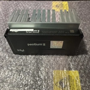 Intel Pentium II SL2U3 Processor w/ MMX Technology 350 mHZ w heatsink - Picture 1 of 3
