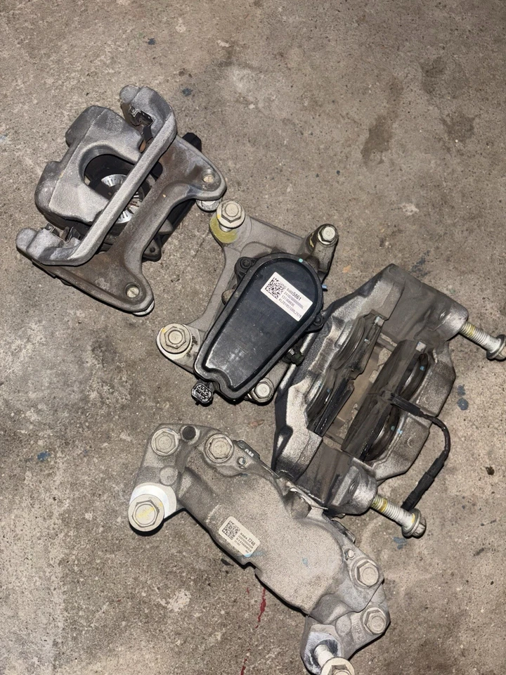 Pinça de freio a disco-TruStar pinça pronta para fricção (com HDWE e Brkt) 11-4300 Reman - Imagem 1 de 3