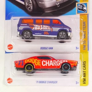 Menge 2 Hot Wheels Dodge Van 55 Race Team 71 Dodge Charger Kunstautos HKH67 HCX14 - Bild 1 von 3