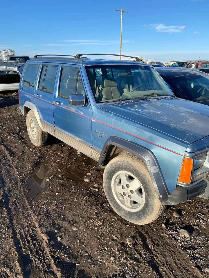 Used Air Cleaner Assembly fits: 1992 Jeep Cherokee  Grade A - Imagem 1 de 4