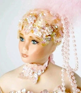 Nueva muñeca de porcelana Rustie Las Vegas Show Girl rosa lentejuelas/plumas 4778/7500 22" - Imagen 1 de 11