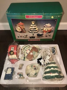 House of Lloyd Christmas Around the World Town of Treasure Mouse Lighted Decor - Picture 1 of 9