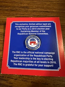 Pin de solapa RNC 2010 edición limitada - nuevo en tarjeta.  Envío gratuito con reembolso. - Imagen 1 de 3