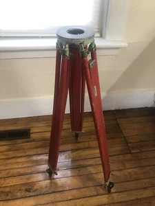 Kern Aarau Wooden Transit Tripod - Picture 1 of 5