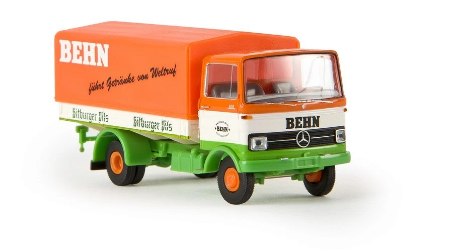 Brekina 48507 - 1/87 Mb Lp 608 Pritsche/Plane - Behn/Bitburger - Nuovo - Immagine 1 di 1