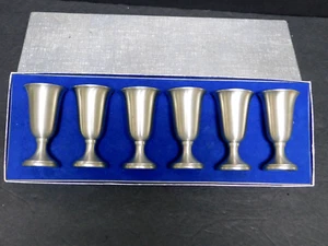 Vasos Shot/Cordial (6 patas de peltre) en caja original en muy buen estado - Imagen 1 de 6
