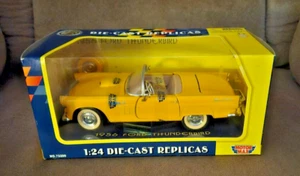 Motor Max Diecast Replica 1956 Ford Thunderbird! 1/24 Scale! NIB - Picture 1 of 3
