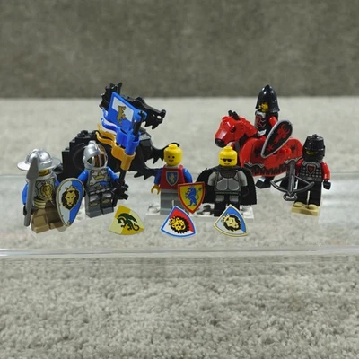 LEGO Castle Minifigure Lot And Extras Horse Armored Red Barding Classic Dragon - Image 1 of 4