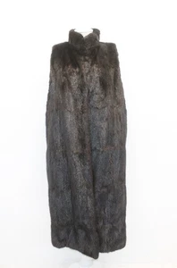 AUSGEZEICHNETE SCHWARZE MOSCHUSRATTENFELLWESTE DAMEN WOMAN GRÖSSE 6-8 SMALL-MEDIUM - Bild 1 von 3