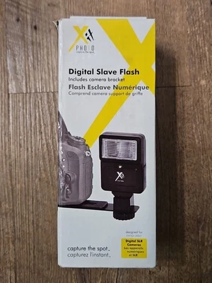 Xit DIGITAL SLAVE FLASH with Bracket for Digital DSLR Camera Black - open box - Image 1 of 2