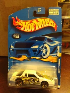 2001 Hot Wheels Chevy Stocker Colletor #153 White (Yellow Jacket Tampo)  - Bild 1 von 3