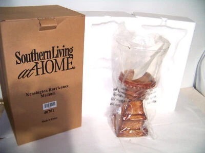 Candelabro mediano Southern Living at Home 11" Kensington Hurricane 40701 Foto 1 de 4