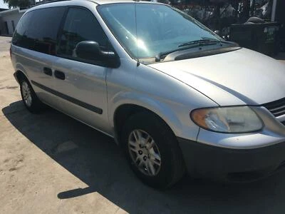 04 05 06 07 Botella de recuperación de refrigerante Dodge Caravan Foto 1 de 4