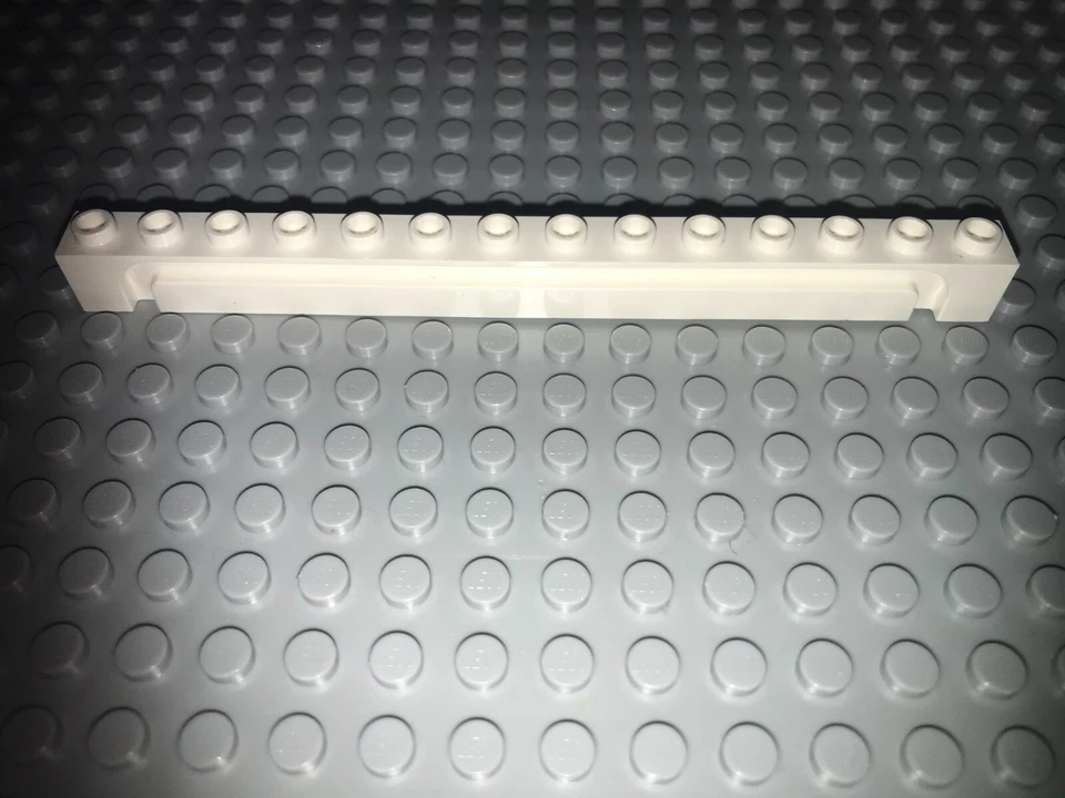 LEGO Baustein mit Nut 4217 weiß 1x14 Schiene Rolltor Lamelle City System - Bild 1 von 1