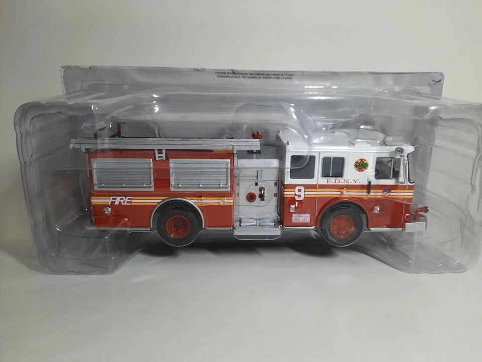 Modellino Statico Seagrave Fire Truck (2003) Magazine Model Camion Scala 1:43 - Immagine 1 di 1