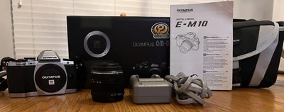 Olympus OM-D E-M10 16MP Mirrorless Digital Camera Silver with 14-42mm Zoom Lens - Image 1 of 4