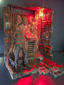 Custom DIORAMA Freddy Krueger a NIGHTMARE on Elm Street Scale 1:10 for 7" Figure - Picture 1 of 8
