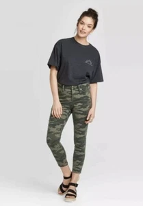 Univeral Thread High-Rise Slim Straight Pants Camo Size 2 Waist 26 Inseam 27 New - Picture 1 of 11
